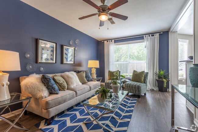 Building Photo - Modern Living with Breezy Comfort!