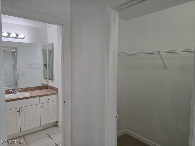 Building Photo - 4325 Garden Blvd