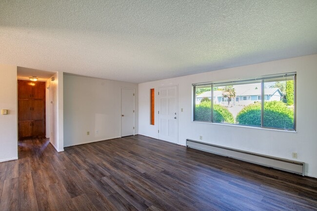 Building Photo - Fern Court Duplex