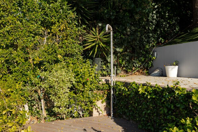 Building Photo - 3156 Dona Emilia Dr