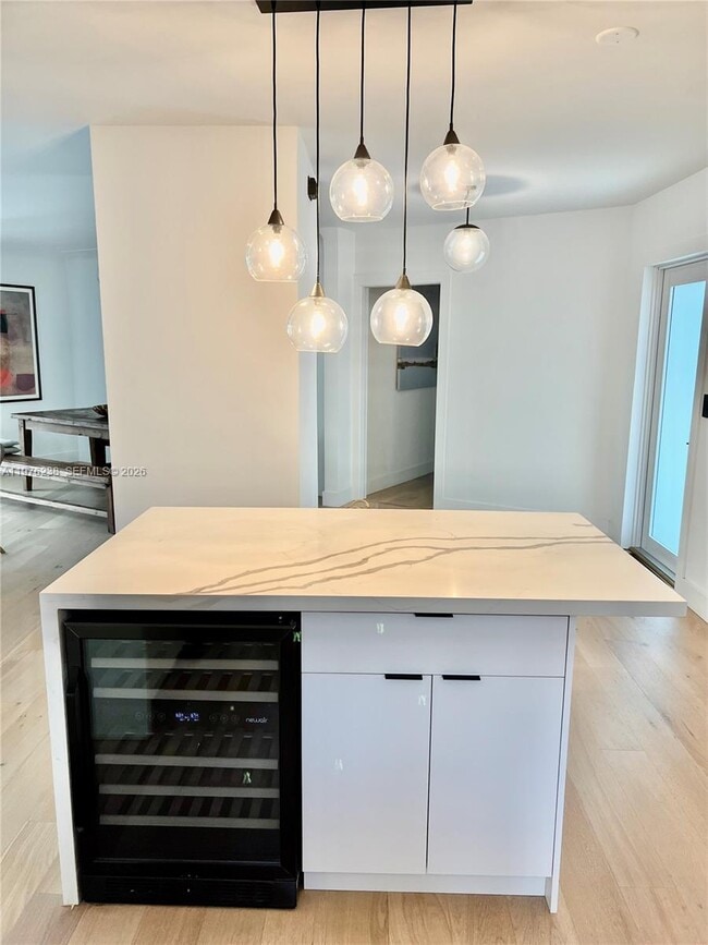 Building Photo - 535 NE 50th Terrace