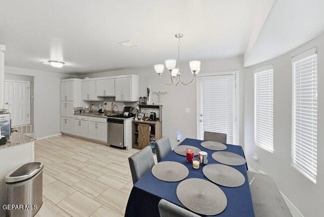 Building Photo - 13828 Summer Story Ave