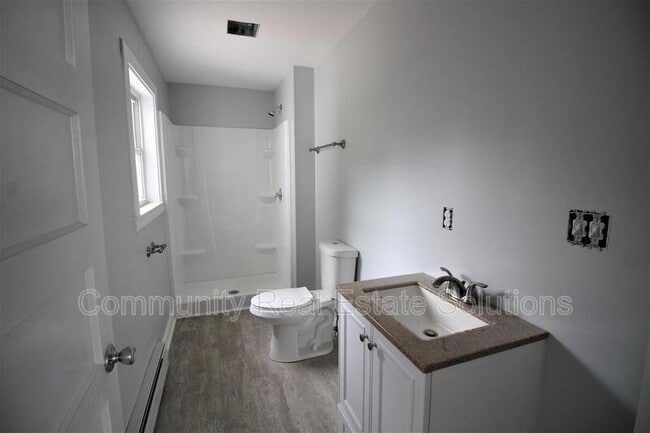 Building Photo - 68 Fifth St