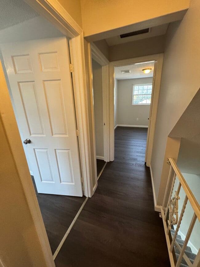 Building Photo - 3 bedroom townhouse Lawrence, MA