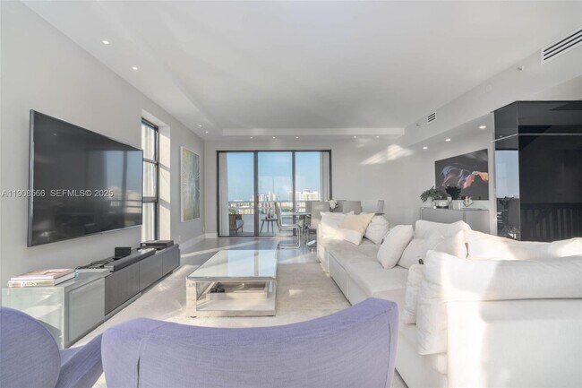 Building Photo - 20355 NE 34th Ct