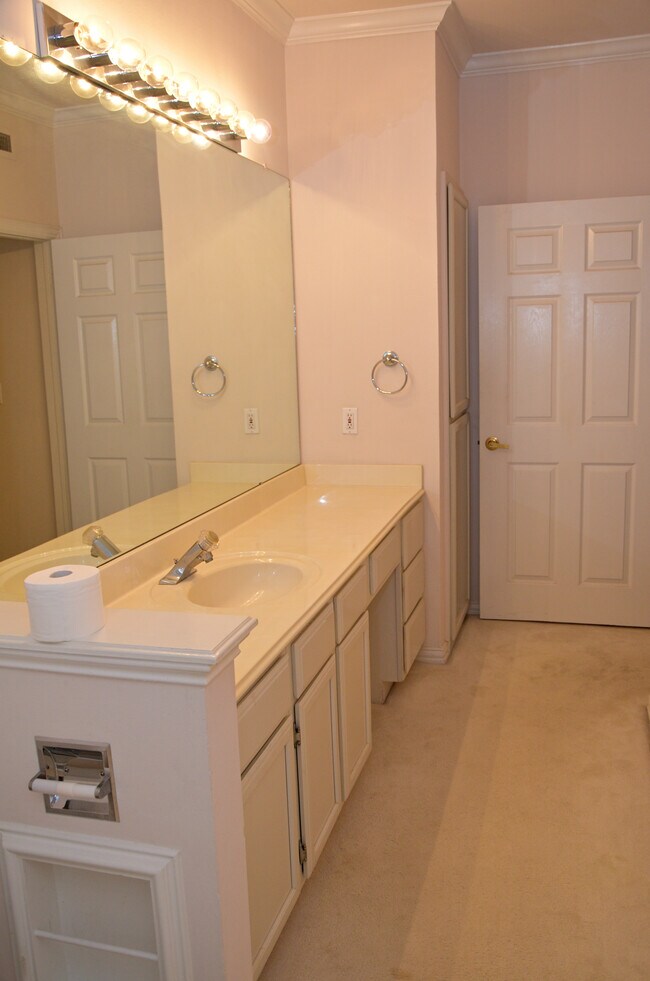 Bathroom with a Long counter space - 2111 Welch St