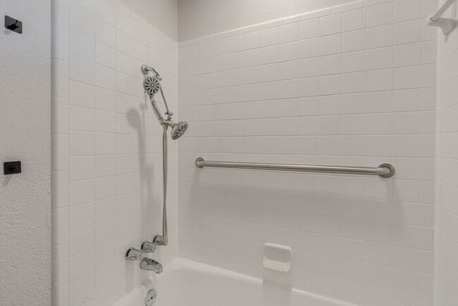 Building Photo - 2704 NW 115th St