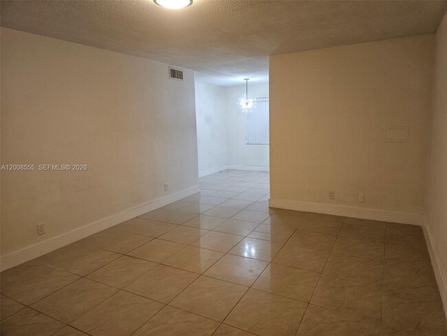 Building Photo - 900 Tallwood Ave