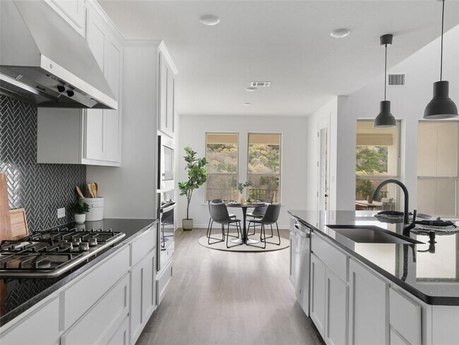 Building Photo - 1328 Brescia Walk