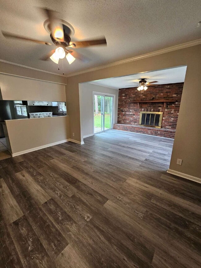 Building Photo - Remodeled house within walking distance of...