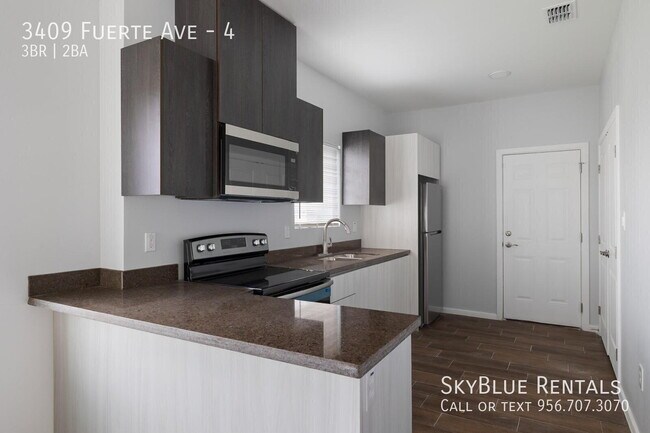 Building Photo - 3409 Fuerte Ave