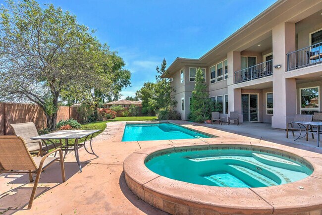 Building Photo - Stunning Luxury Home in Green Springs with...