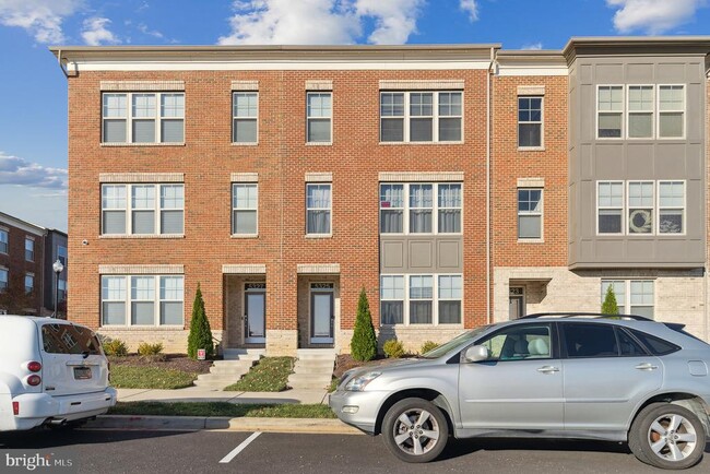 Primary Photo - 5325 Manor Park Dr