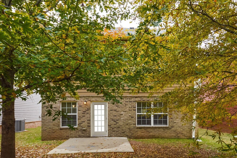 Building Photo - 5040 Pioneer Pkwy