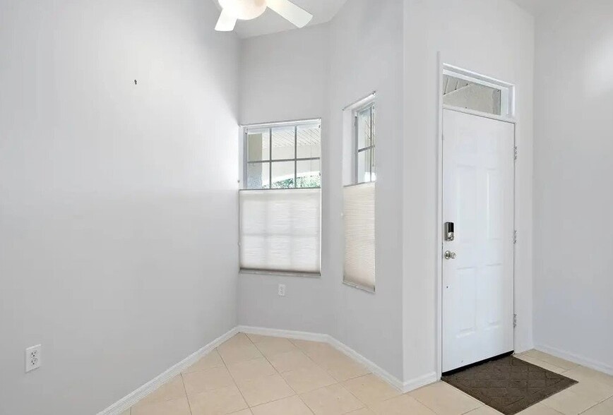 Building Photo - 314 Newport Dr