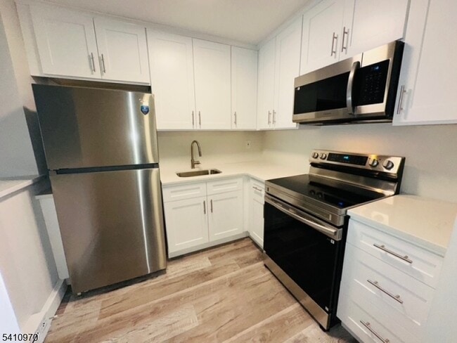 Building Photo - 234 Main St