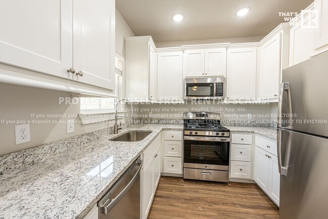 Building Photo - 3102 SW Garrison Ln