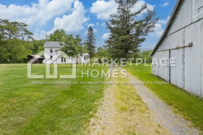Building Photo - 227 Pine Knob Rd