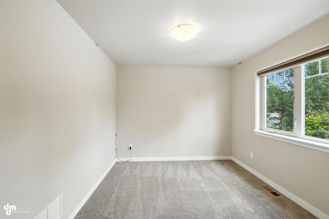 Building Photo - 4 Bedroom | 2.5 Bathroom | Garage - Conven...