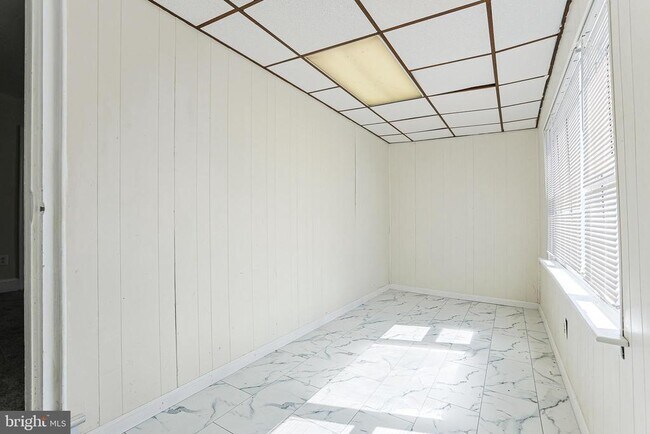 Building Photo - 349 S Springfield Rd