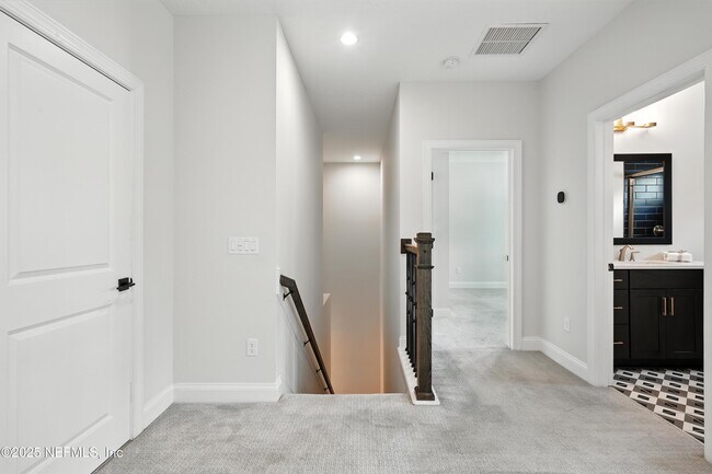 Building Photo - 480 Loosestrife Wy