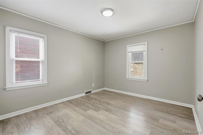 Building Photo - 2045 N Elizabeth St