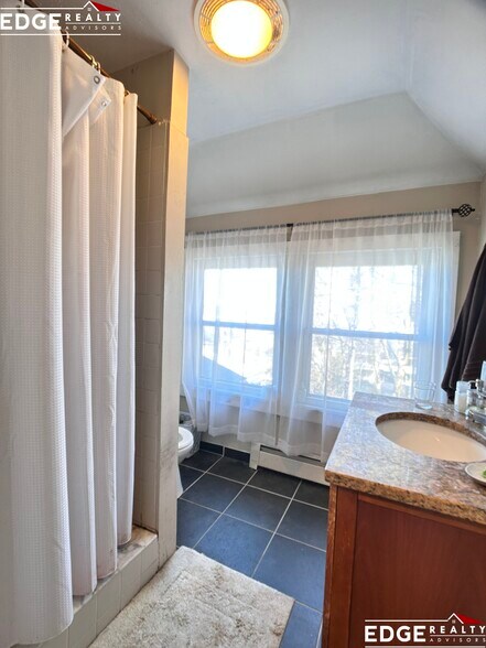 Building Photo - 64 Mapleton St