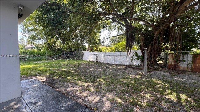 Building Photo - 3711 NW 24th Ave