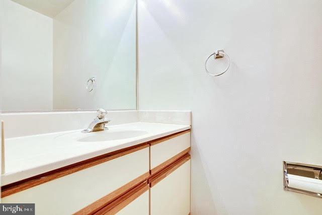 Building Photo - 1645 Oak Spring Way