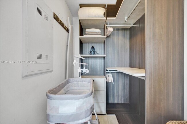 Building Photo - 121 NE 34th St