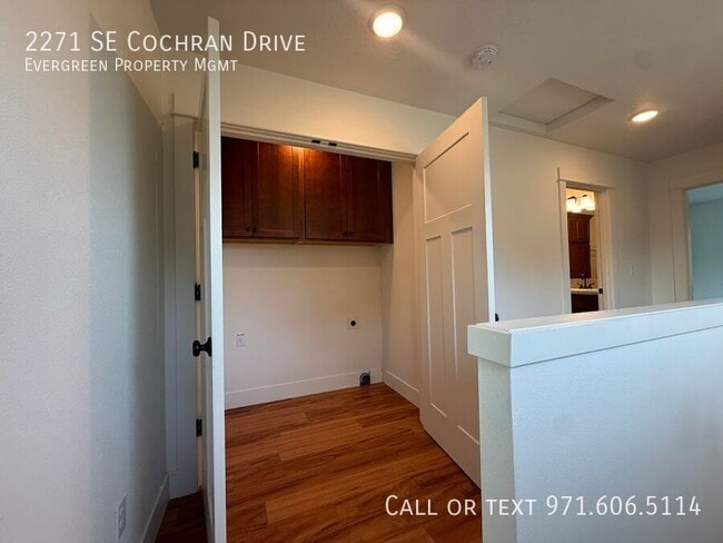 Building Photo - 2271 SE Cochran Dr