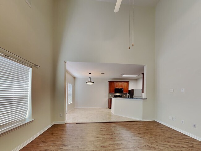 Building Photo - 3312 Belladonna Dr