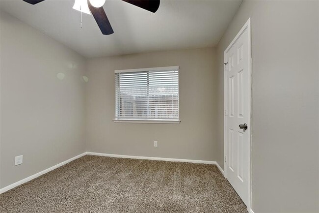 Building Photo - 2702 Fox View Cir