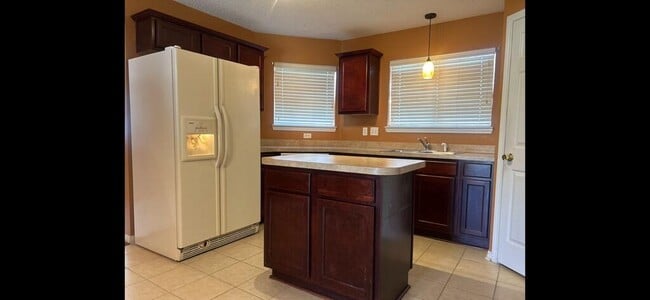 Building Photo - 267 Limestone Cir