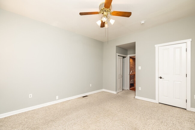 Building Photo - 1242 E Fort Ave