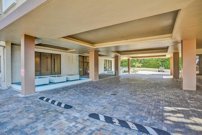 Building Photo - 2000 S Ocean Blvd