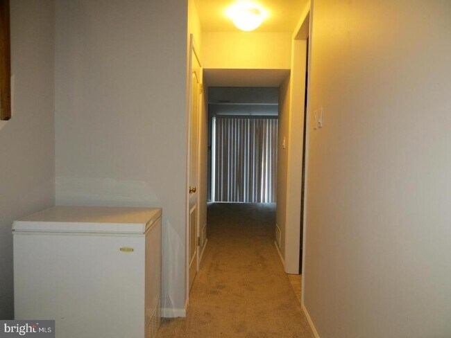 Building Photo - 3606 N Carriage Ct