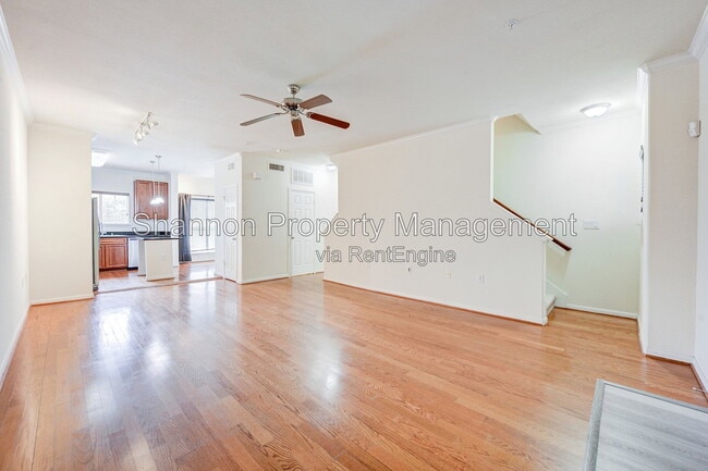 Building Photo - 9200 Westheimer Rd