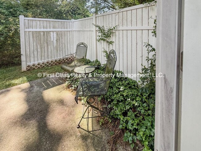 Building Photo - 710 Tavern Ct