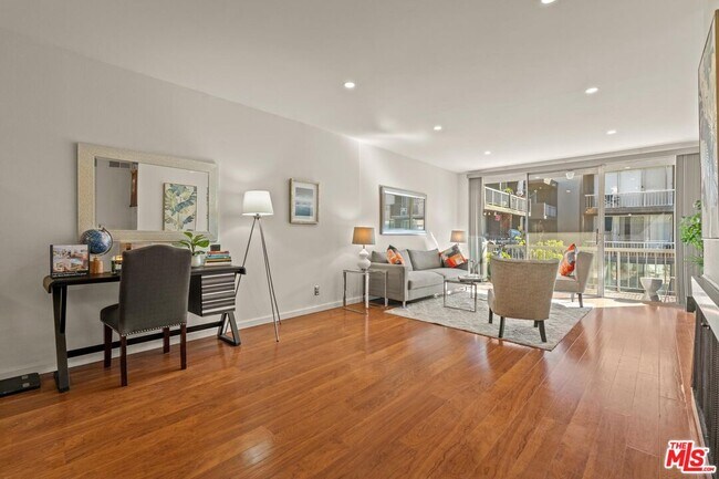 Building Photo - 1745 Camino Palmero St