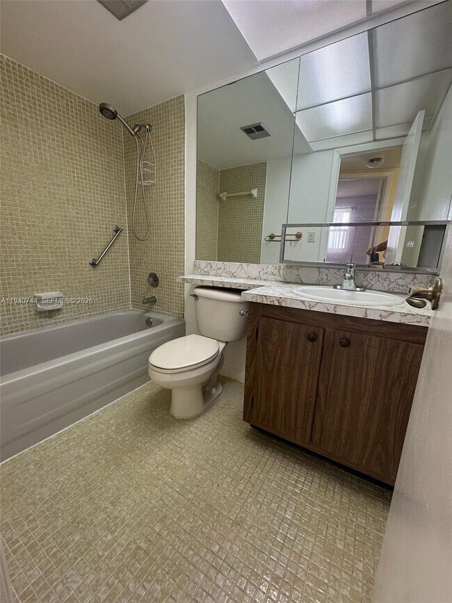 Building Photo - 8450 Sunrise Lakes Blvd