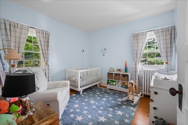 Building Photo - Rare Harbor Heights Rental | 4BR Colonial with Parking & Fenced Yard