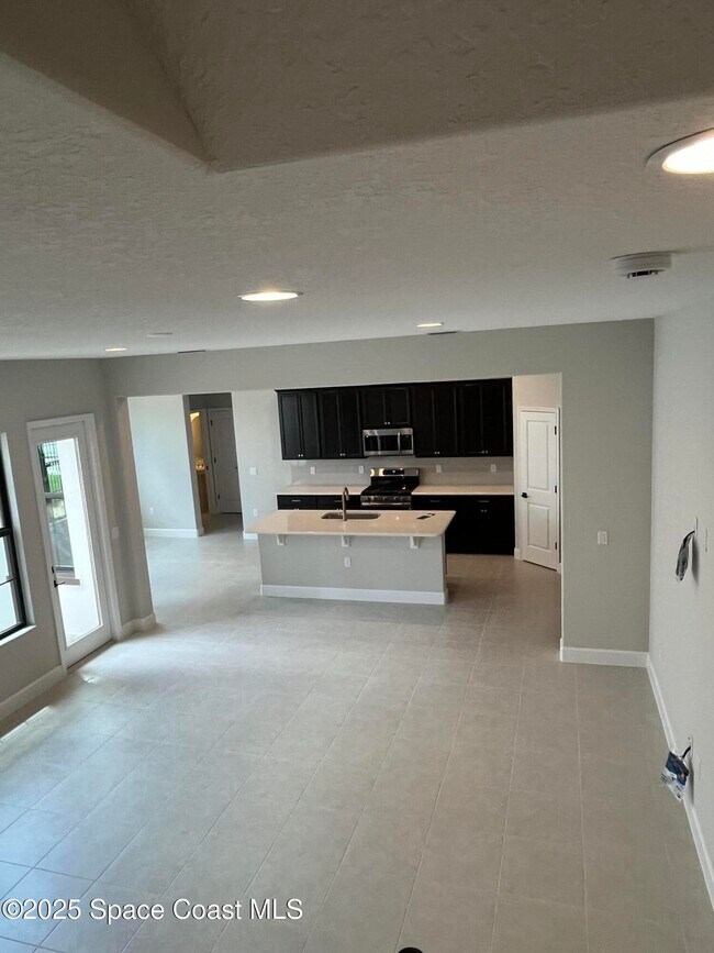 Building Photo - 7869 Allure Dr