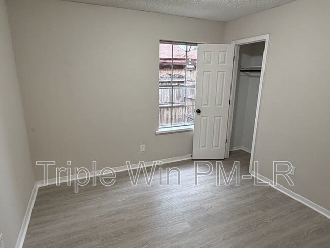 Building Photo - 10002 Stardust Trail