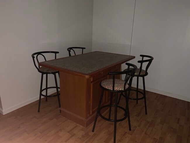 Eat in kitchen - 6105 Dacola Shores Rd