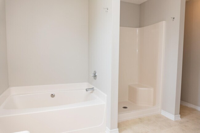 Building Photo - 465 Jillian Dr