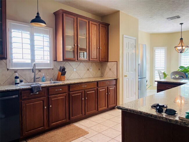 Building Photo - 21619 San Marino Dr