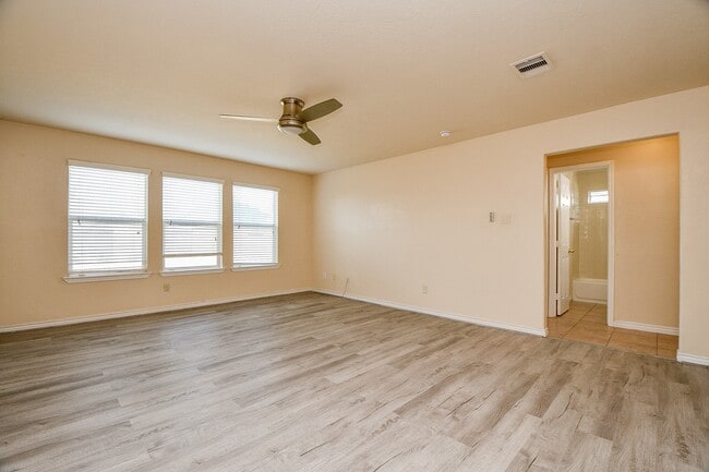 Building Photo - 10439 Lauren Creek Dr