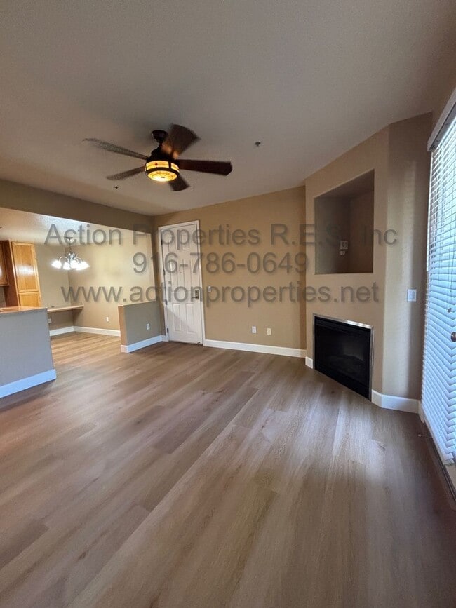 Building Photo - East Roseville - Gated Phoenician - Great ...
