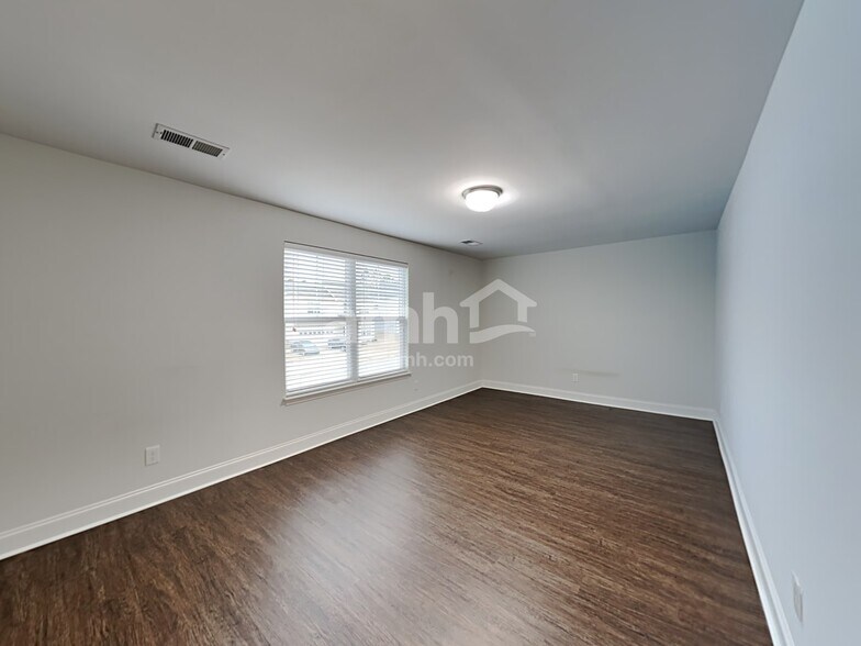 Building Photo - 5025 Mountain Springs Rd